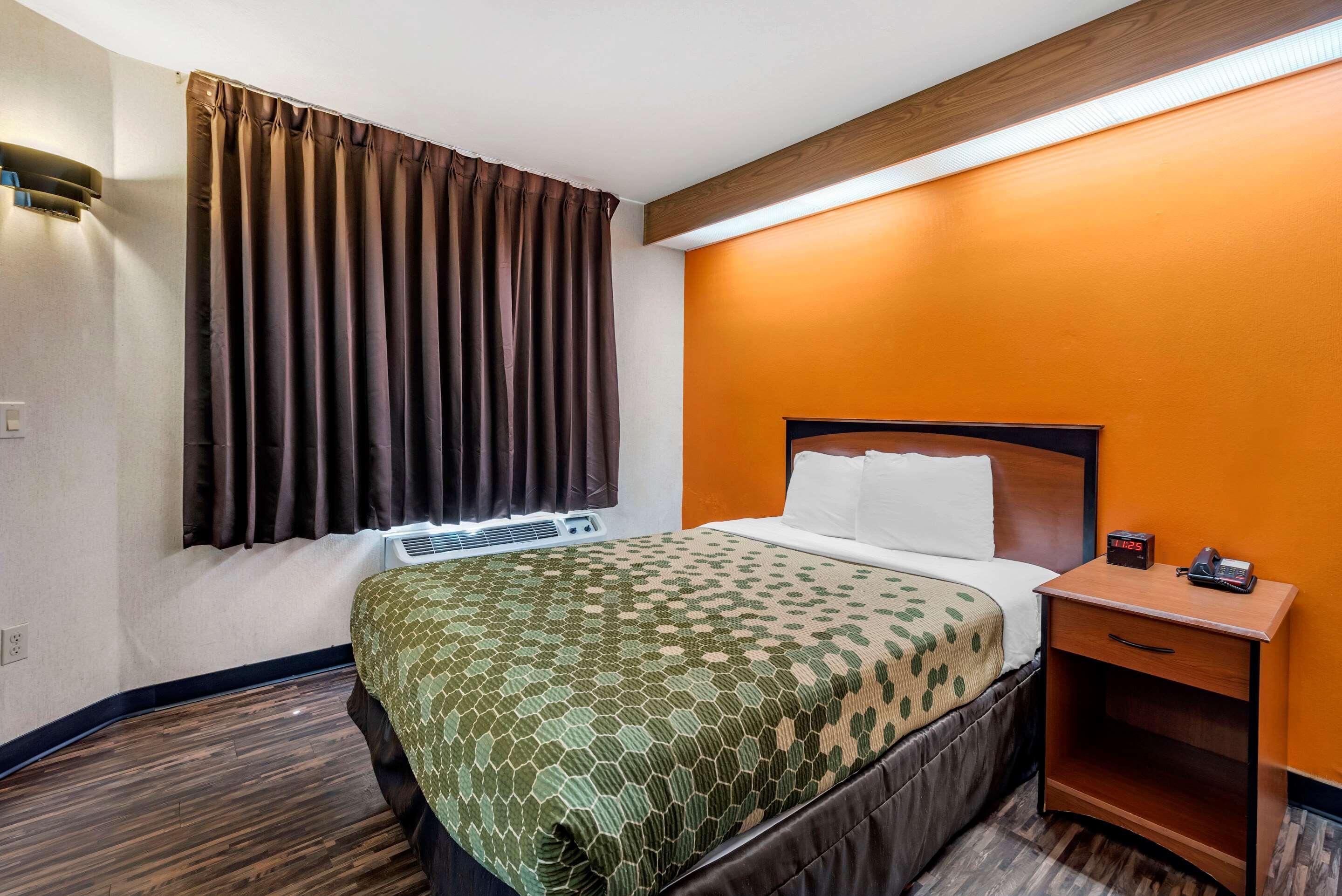 Econo Lodge North Academy Колорадо-Спрингс Экстерьер фото