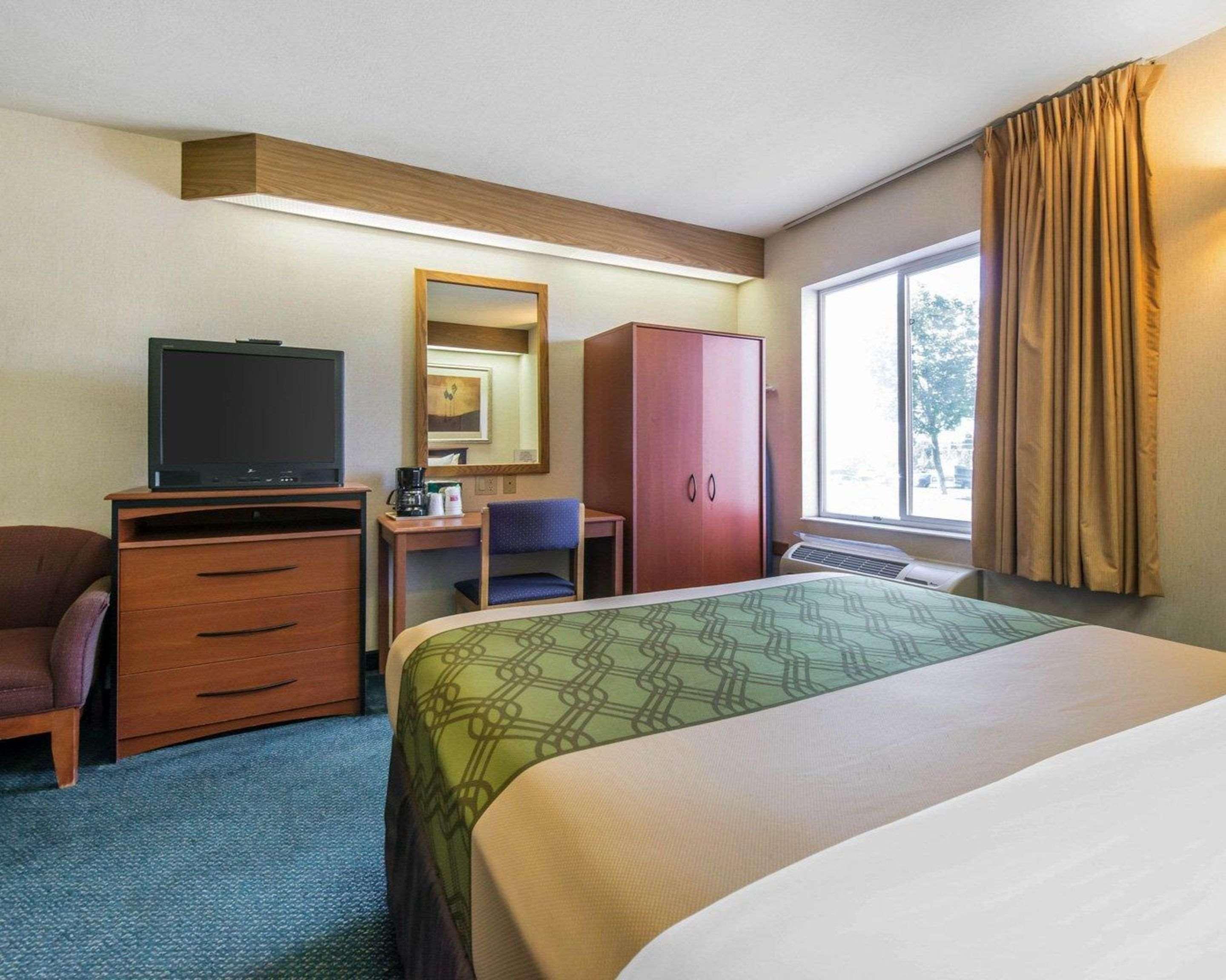Econo Lodge North Academy Колорадо-Спрингс Экстерьер фото