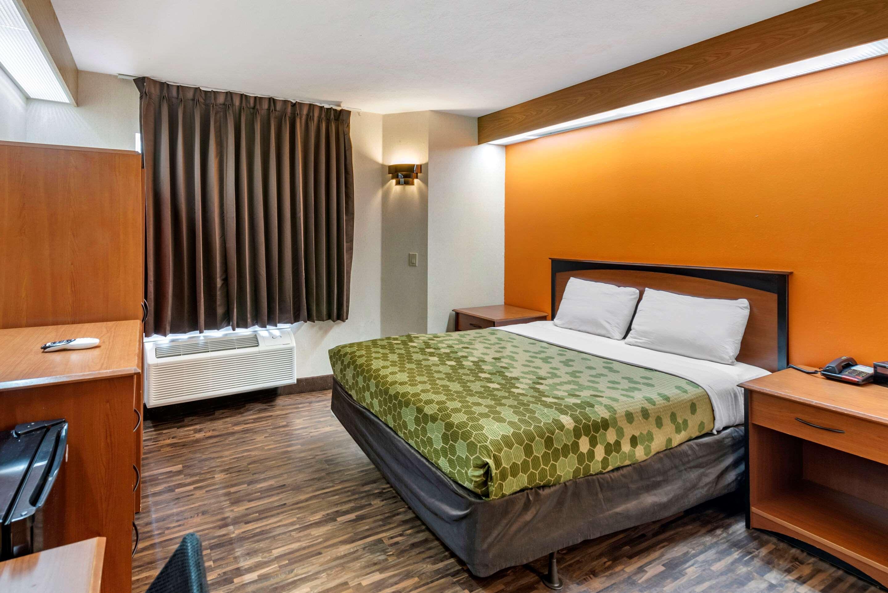 Econo Lodge North Academy Колорадо-Спрингс Экстерьер фото