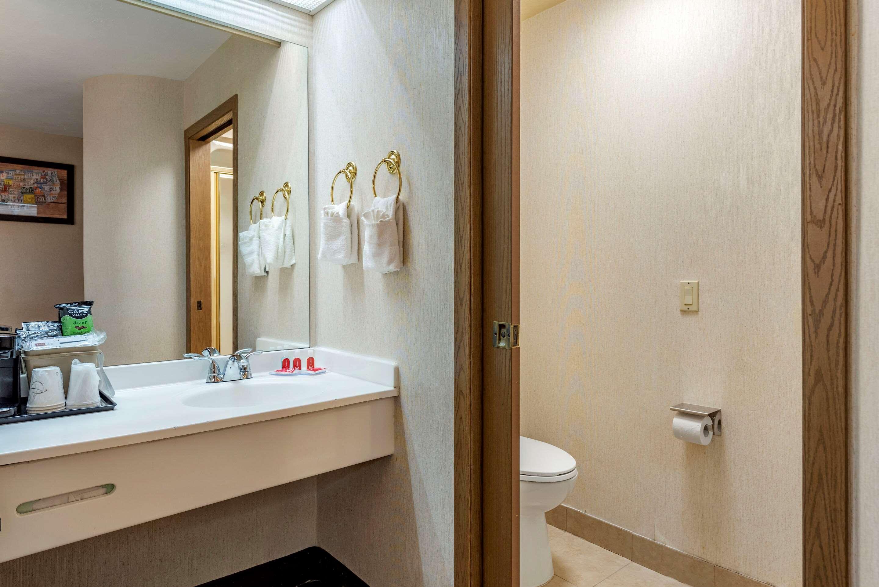 Econo Lodge North Academy Колорадо-Спрингс Экстерьер фото