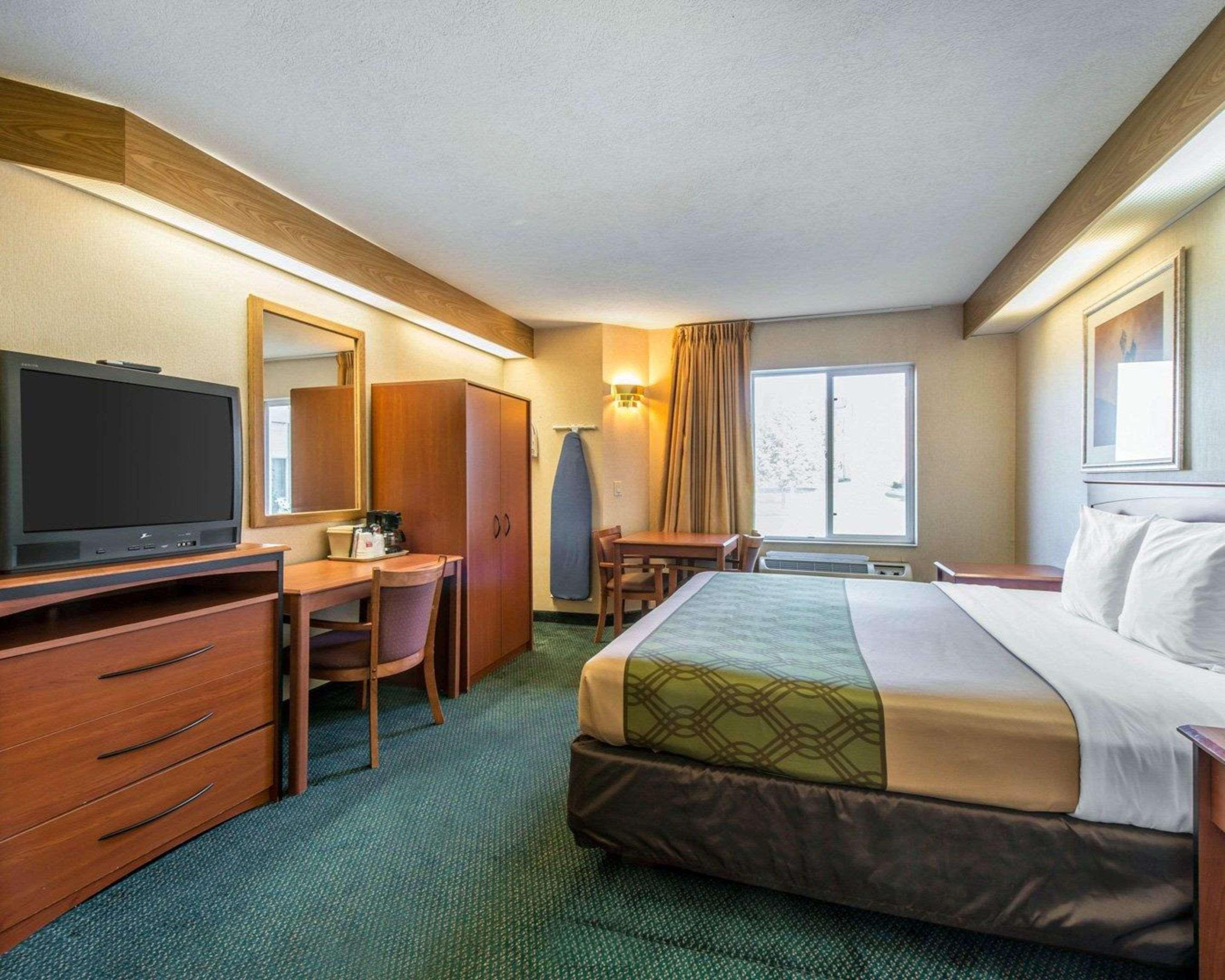 Econo Lodge North Academy Колорадо-Спрингс Экстерьер фото