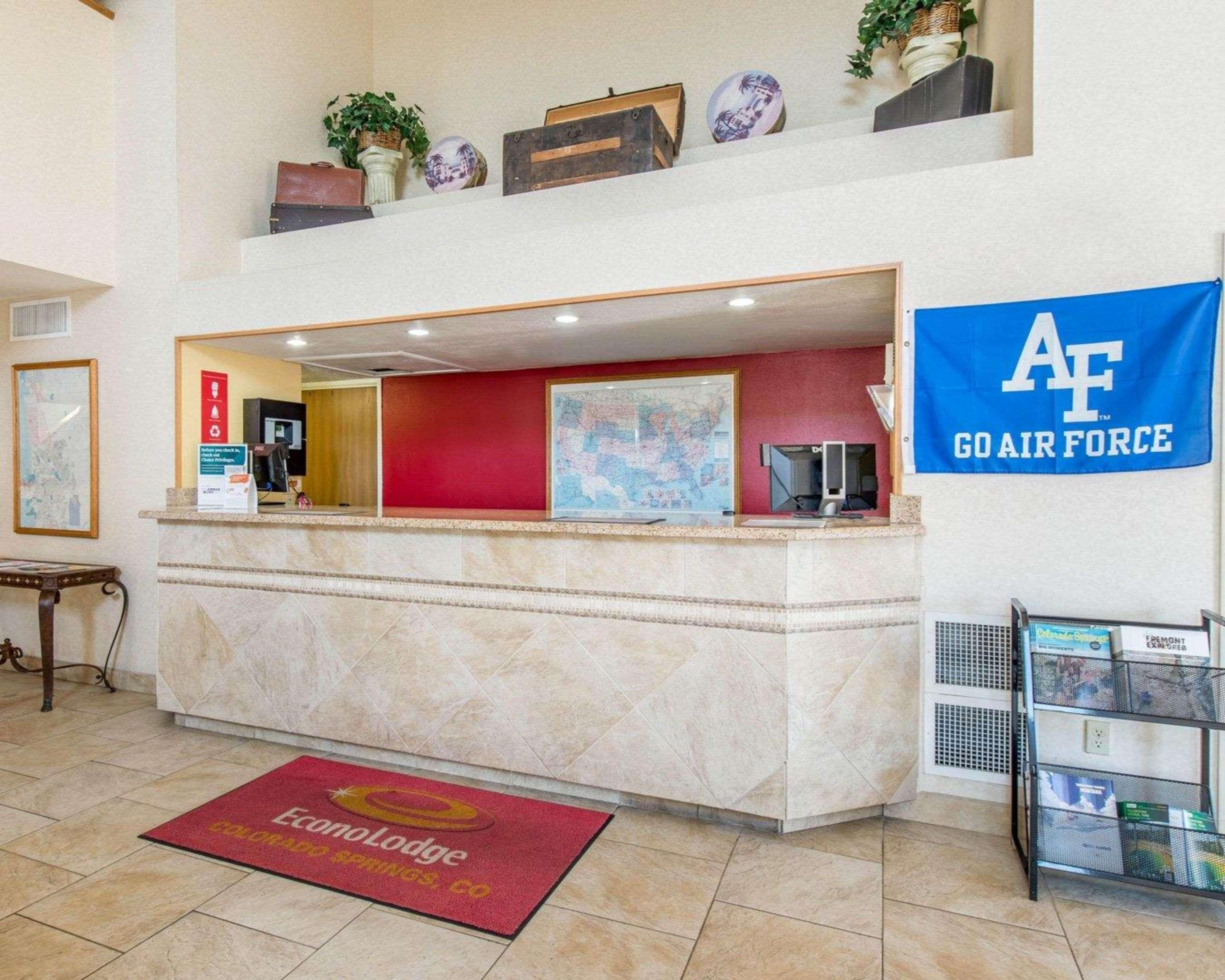 Econo Lodge North Academy Колорадо-Спрингс Экстерьер фото